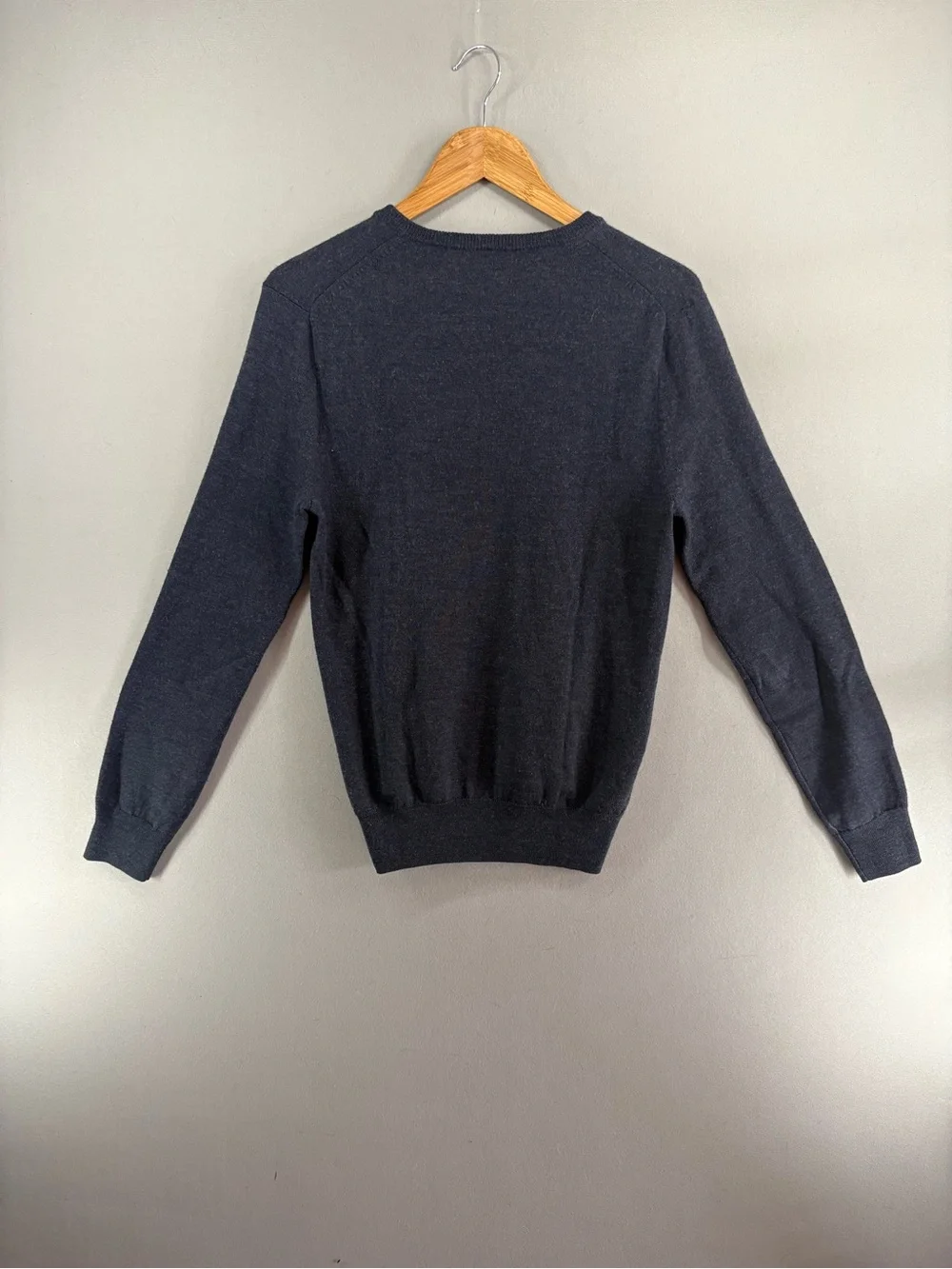 J Crew Merino Wool V Neck Gray Sweater Mens Size Small Classic
